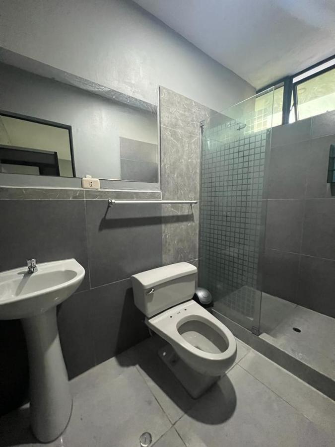 Adrian'S Hotel Pucallpa Luaran gambar